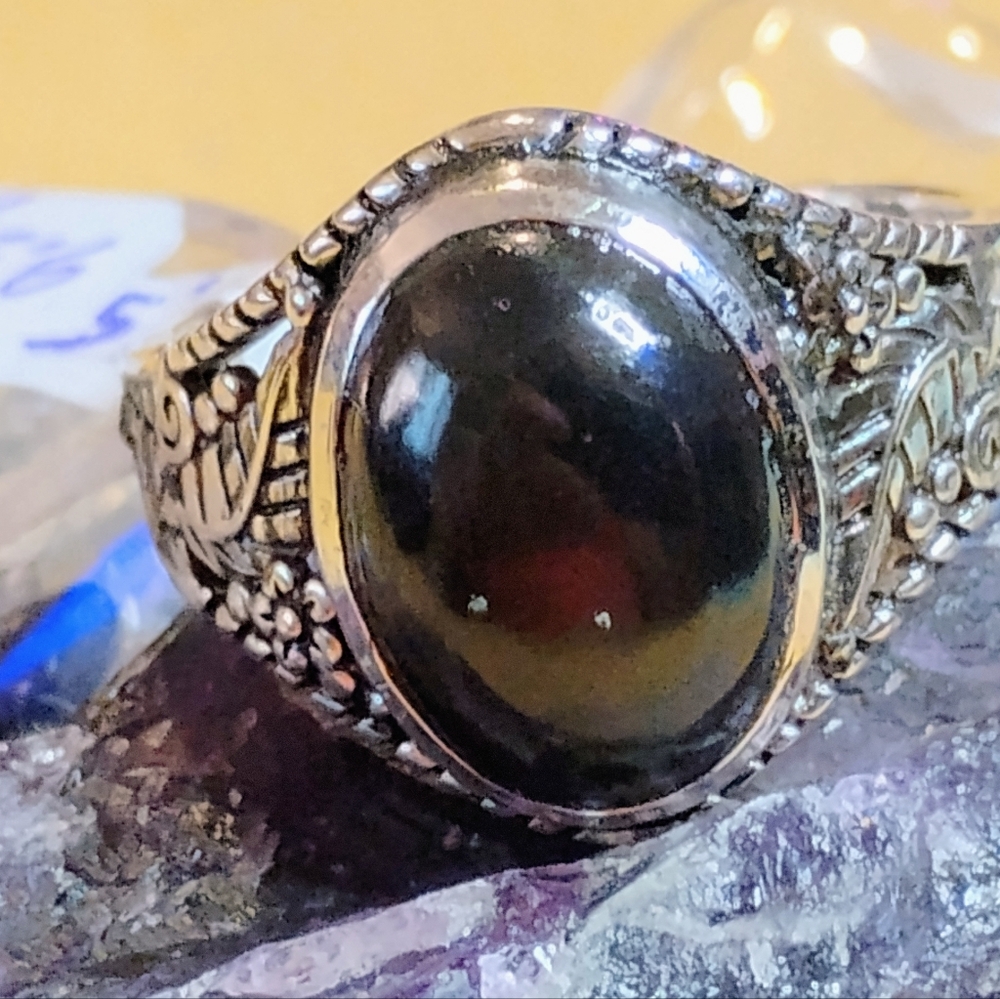 MEN'S -SHUNGITE PEBBLED STERLING RING. SIZE 9.5